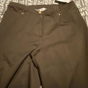 Woman’s NWT Tanjay pants